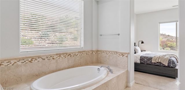 17 Glade Water Drive, Henderson, NV 89052