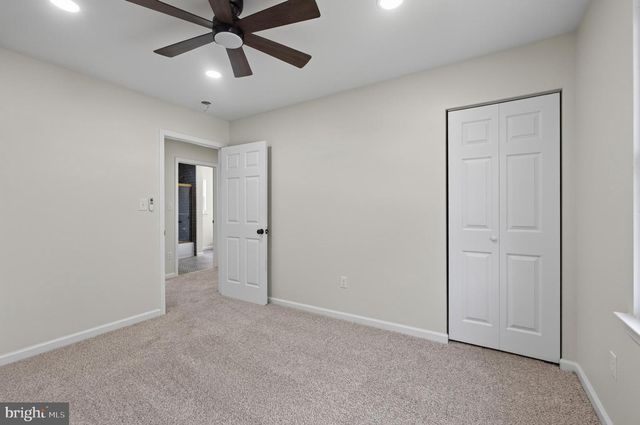 221 FLAGSTONE CIR, Coatesville, PA 19320
