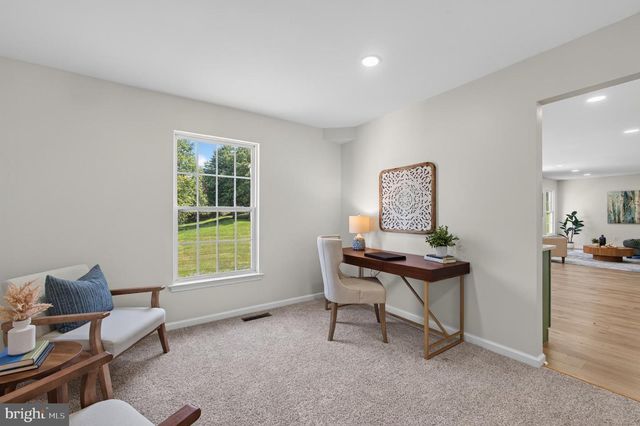 221 FLAGSTONE CIR, Coatesville, PA 19320