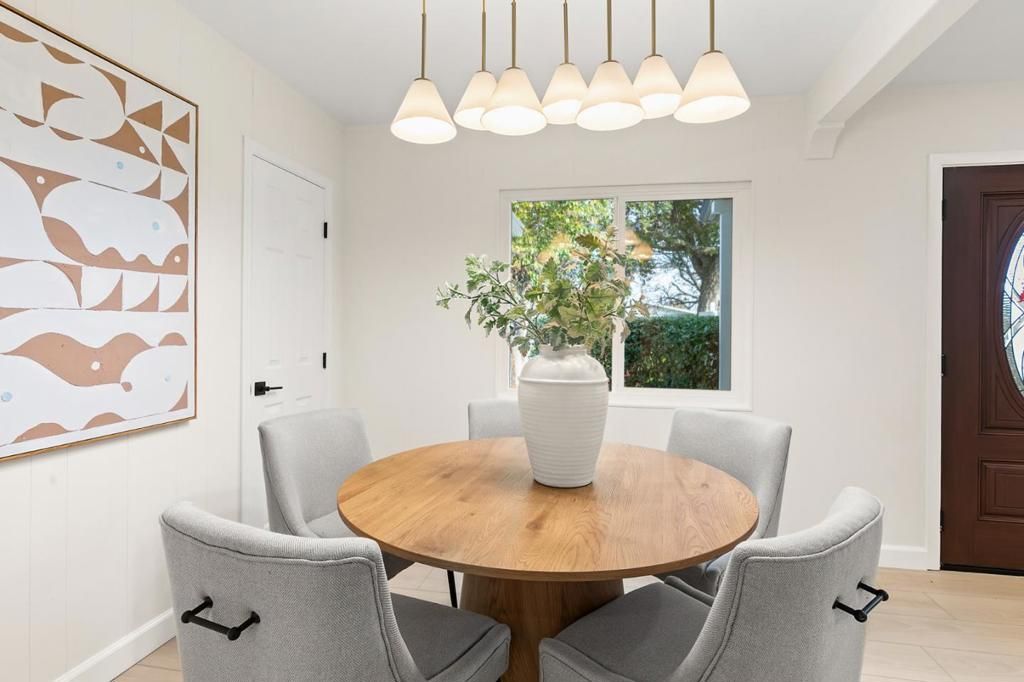 Image 8 of property listing at 274 W Duane Avenue, Sunnyvale, CA 94085