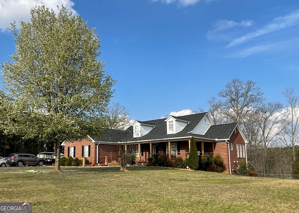637 Lakeview Drive, Newborn, GA 30056