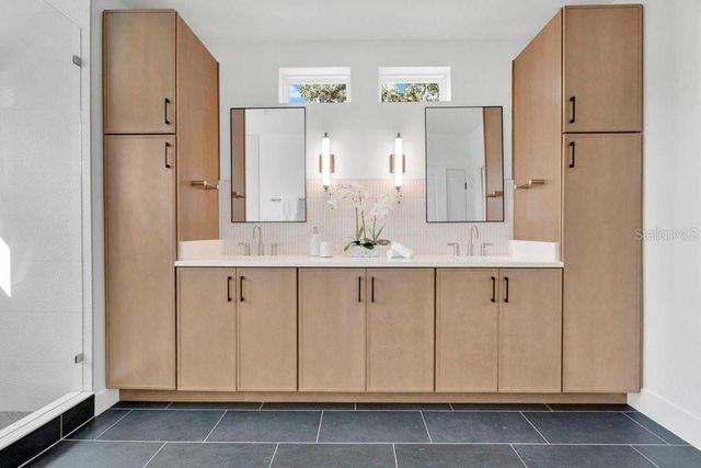 1010 E ROBINSON, Orlando, FL 32801