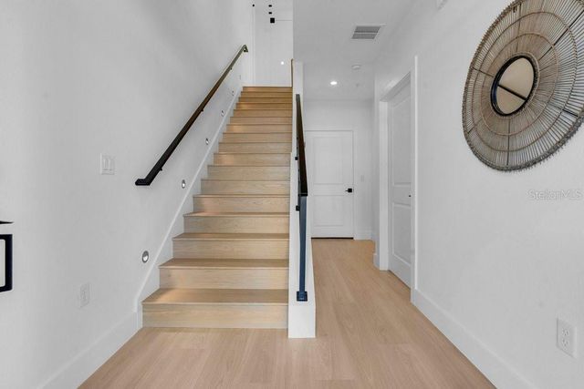 1010 E ROBINSON, Orlando, FL 32801