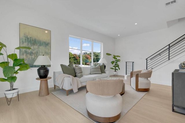 1010 E ROBINSON, Orlando, FL 32801