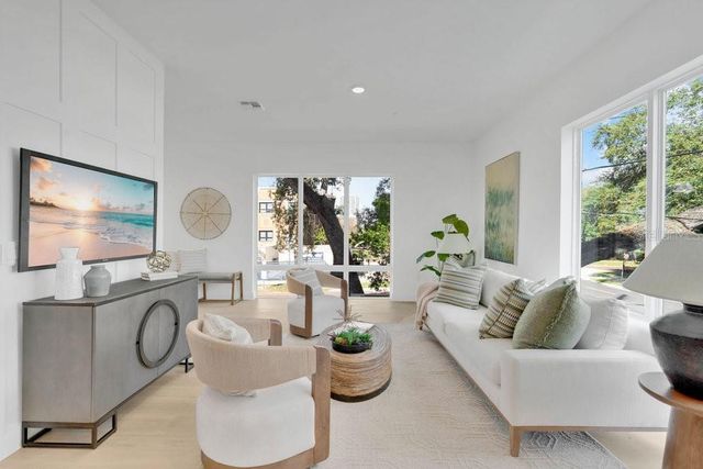 1010 E ROBINSON, Orlando, FL 32801