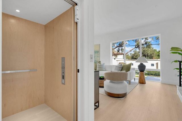 1010 E ROBINSON, Orlando, FL 32801