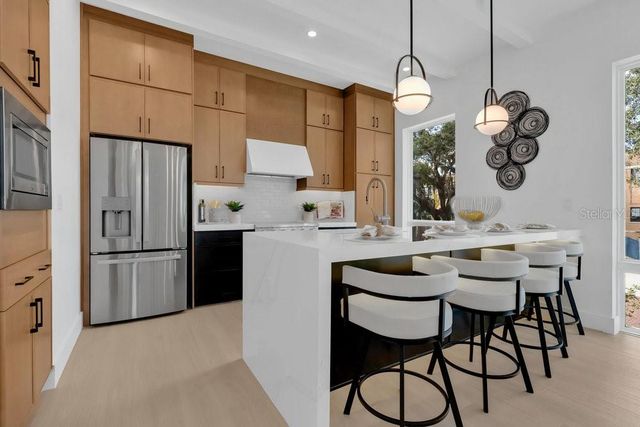 1010 E ROBINSON, Orlando, FL 32801