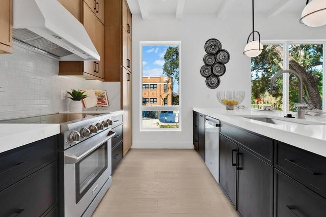 1010 E ROBINSON, Orlando, FL 32801