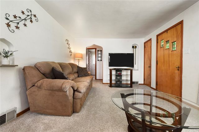 5610 5th St, Baldwin Boro, PA 15236
