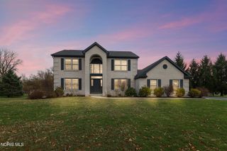 7407 Lock Mill Court, Maumee, OH 43537