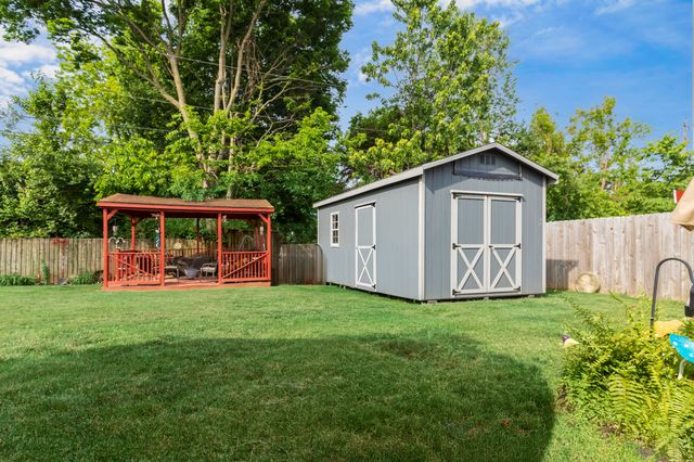 843 Kingsway Drive, Versailles, KY 40383