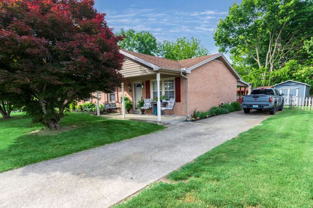 843 Kingsway Drive, Versailles, KY 40383