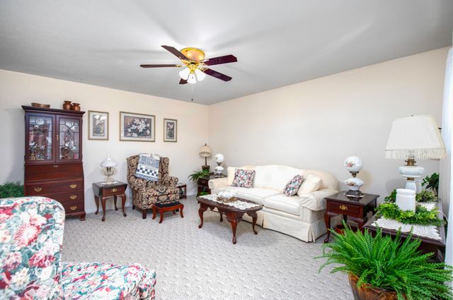 843 Kingsway Drive, Versailles, KY 40383