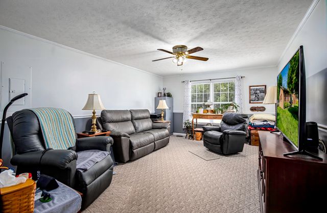 843 Kingsway Drive, Versailles, KY 40383