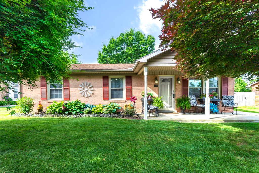843 Kingsway Drive, Versailles, KY 40383