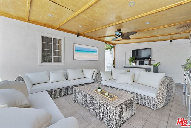 1430 N Dominion Avenue, Pasadena, CA 91104