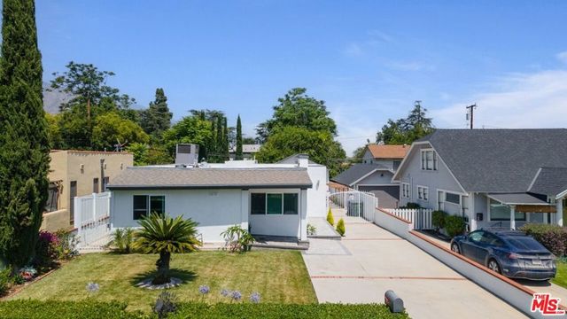 1430 N Dominion Avenue, Pasadena, CA 91104