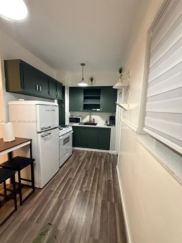 8420 Byron Ave 6, Miami Beach, FL 33141