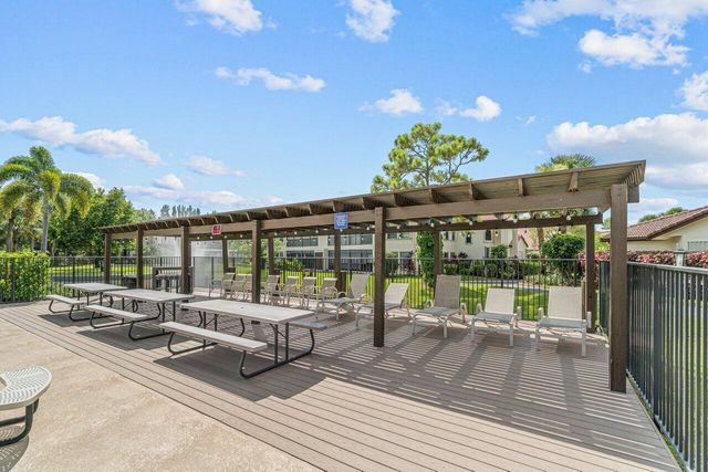 3362 Lucerne Park Drive, Greenacres, FL 33467