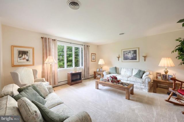 488 FUHRMAN MILL RD, Hanover, PA 17331