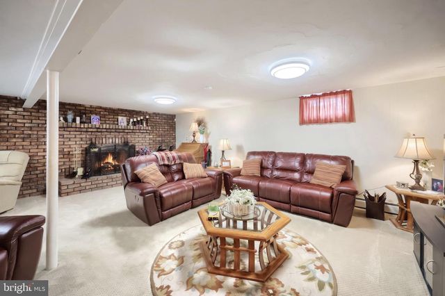 488 FUHRMAN MILL RD, Hanover, PA 17331