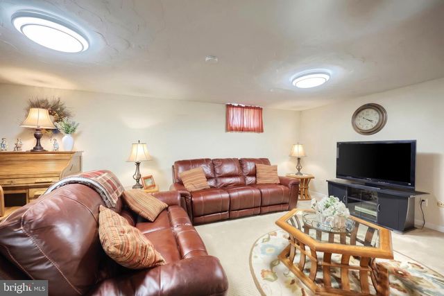 488 FUHRMAN MILL RD, Hanover, PA 17331