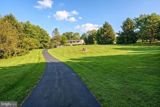 488 FUHRMAN MILL RD, Hanover, PA 17331