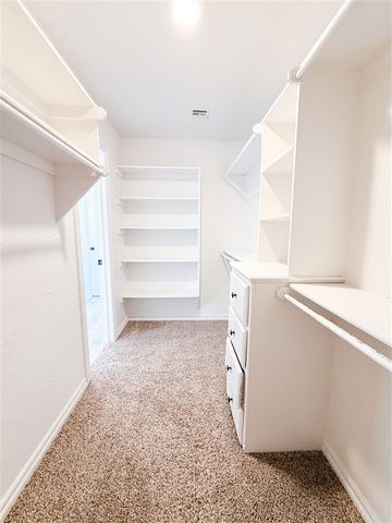 11 NW Forest Place, Lawton, OK 73505