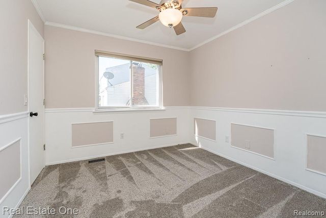 1157 Meadowcrest Drive, Waterford, MI 48327