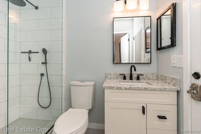 1157 Meadowcrest Drive, Waterford, MI 48327
