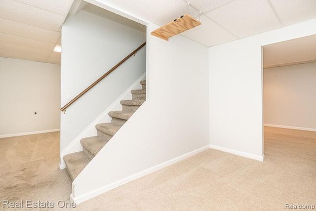 1157 Meadowcrest Drive, Waterford, MI 48327