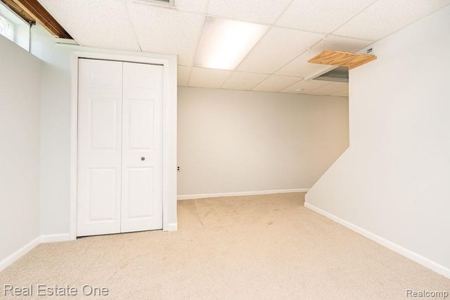 1157 Meadowcrest Drive, Waterford, MI 48327