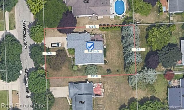 1157 Meadowcrest Drive, Waterford, MI 48327