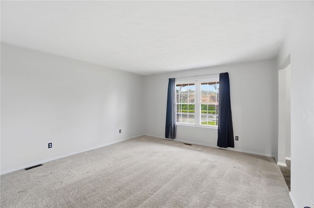1326 W Trade Square, Troy, OH 45373