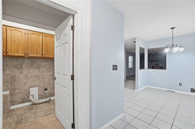 1326 W Trade Square, Troy, OH 45373
