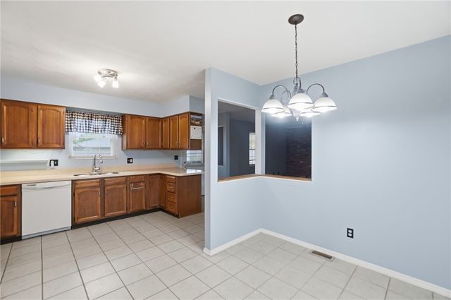 1326 W Trade Square, Troy, OH 45373