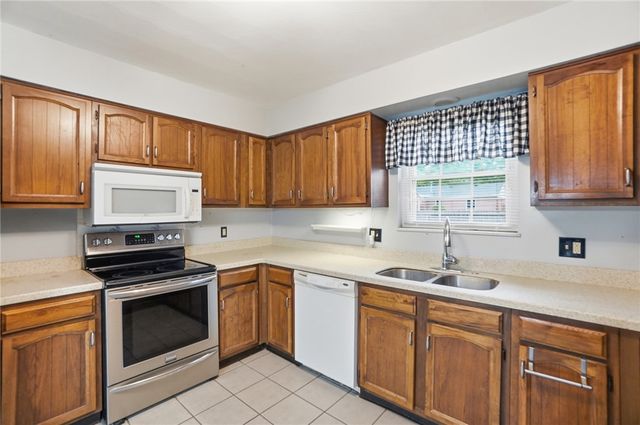 1326 W Trade Square, Troy, OH 45373