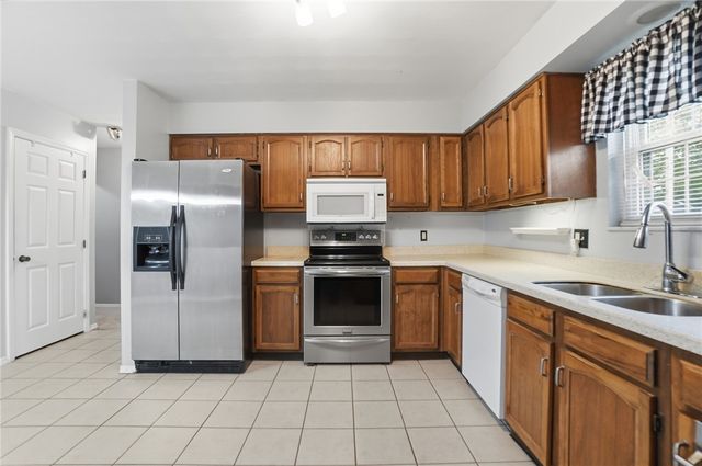 1326 W Trade Square, Troy, OH 45373