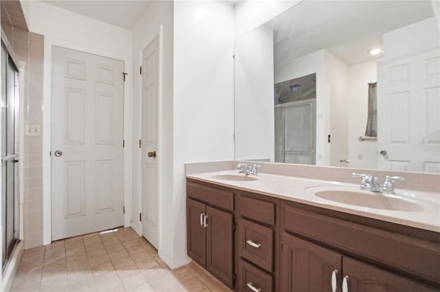 1326 W Trade Square, Troy, OH 45373
