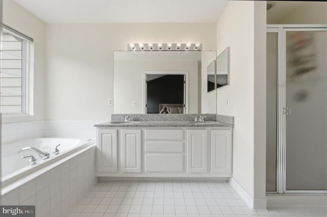 14222 LEGEND GLEN CT, Gainesville, VA 20155
