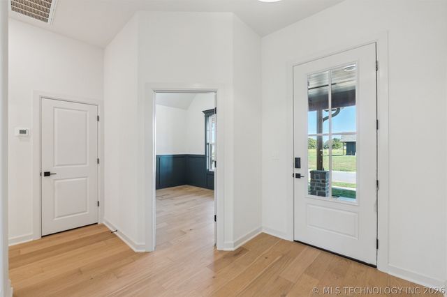 9726 E 132nd Street, Bixby, OK 74008