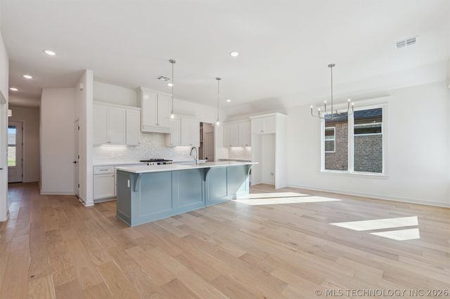 9726 E 132nd Street, Bixby, OK 74008