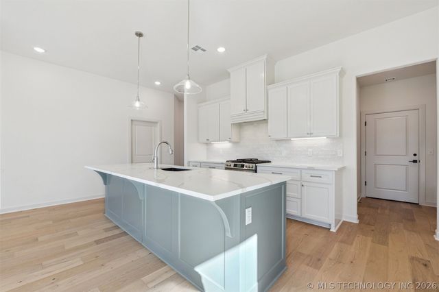 9726 E 132nd Street, Bixby, OK 74008