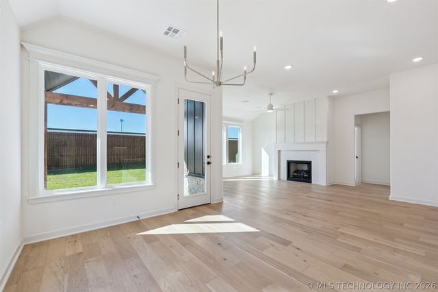 9726 E 132nd Street, Bixby, OK 74008