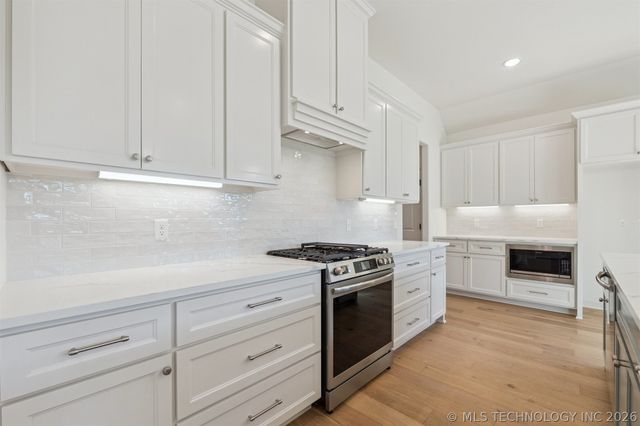 9726 E 132nd Street, Bixby, OK 74008