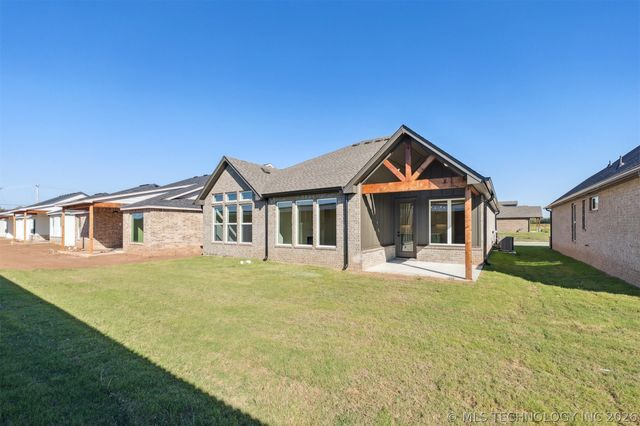 9726 E 132nd Street, Bixby, OK 74008