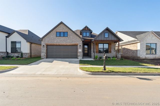 9726 E 132nd Street, Bixby, OK 74008