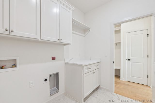 9726 E 132nd Street, Bixby, OK 74008