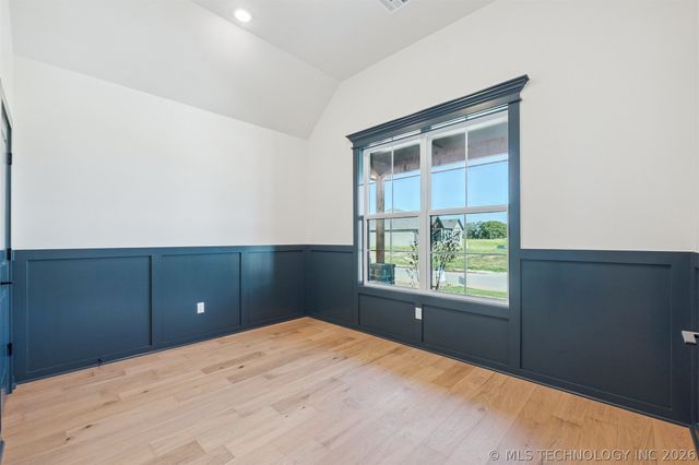 9726 E 132nd Street, Bixby, OK 74008