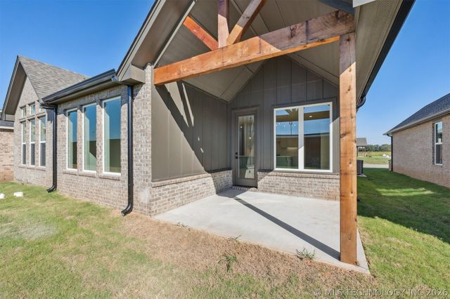 9726 E 132nd Street, Bixby, OK 74008